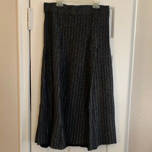 Loft Outlet shimmery black swing skirt
Size Medium 
Cotton/Poly blend
